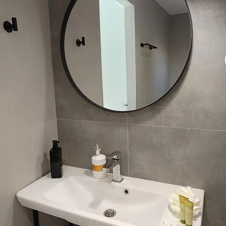 Drosostalia דירה *