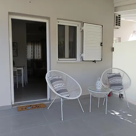 Apartment Drosostalia *